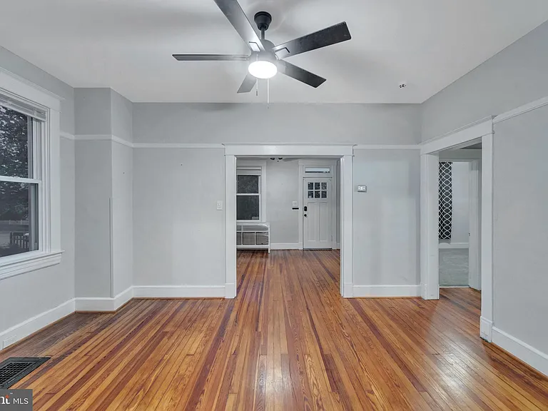 3704 Coolidge Ave — Photo 5