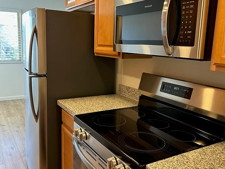 180 Bradshaw Dr #15 — Photo 7