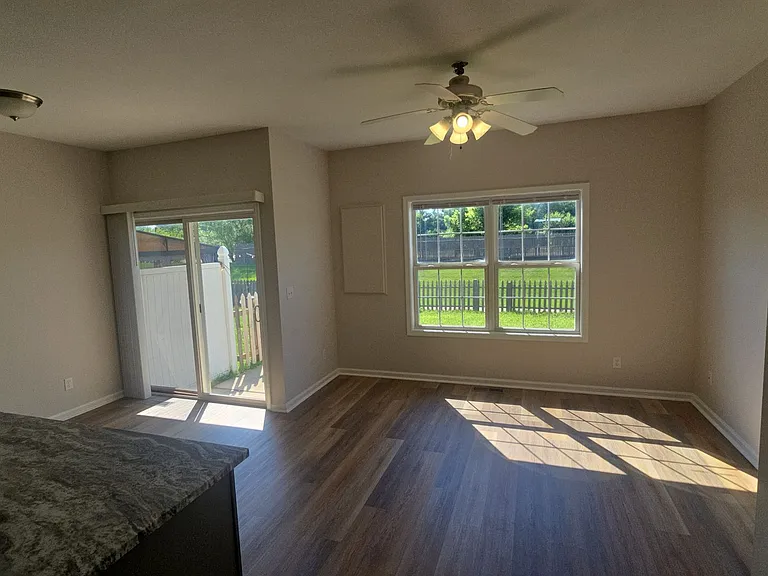3423 Stoneway Ct — Photo 10