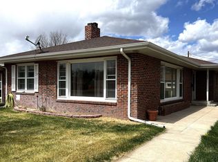 242 W Vinita St, Wauneta, NE 69045