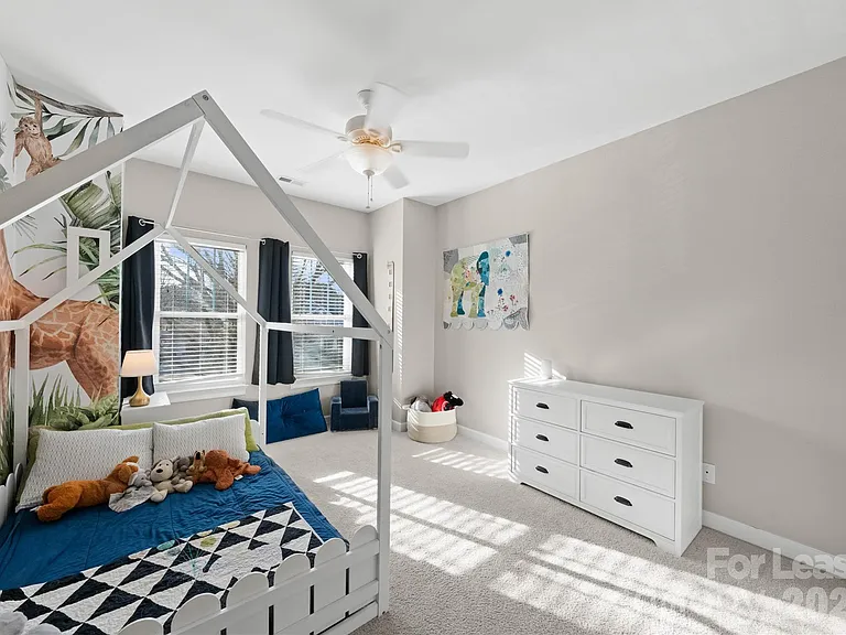 18047 Northport Dr — Photo 12