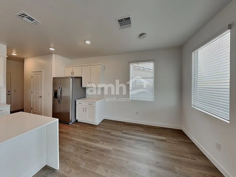 9652 N Avenida Lucena — Photo 4