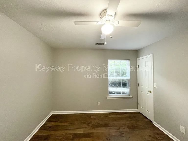 1391 Watsonia Dr — Photo 9