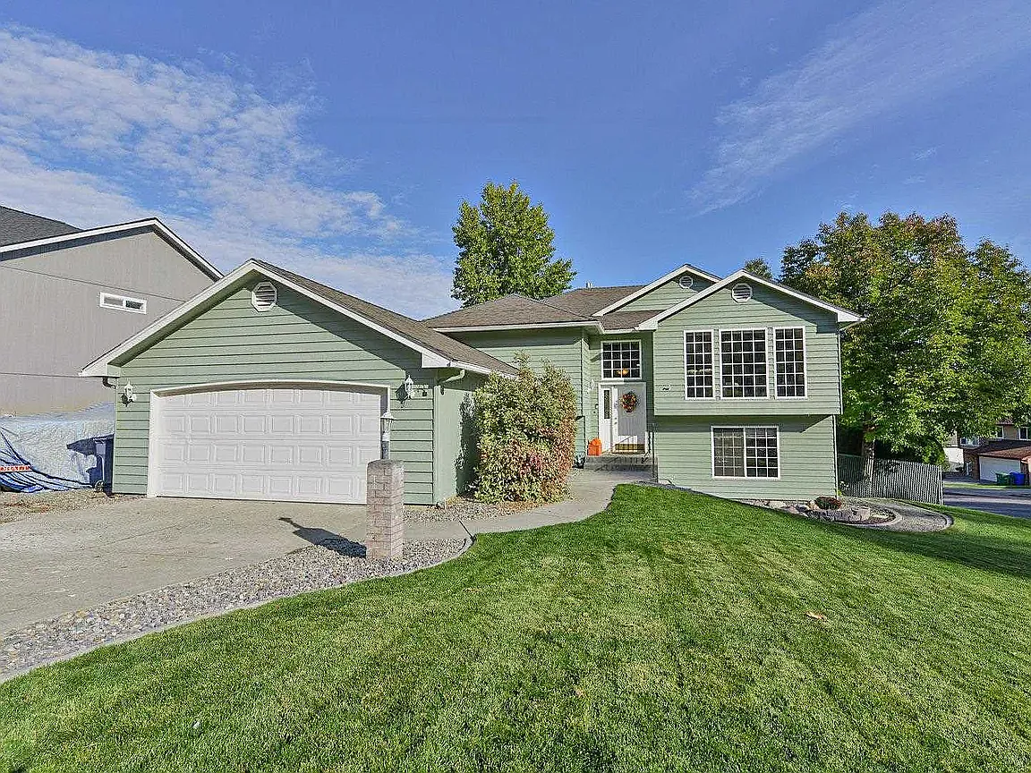 3 bed, 2228 sqft, $2,600 — Photo 3