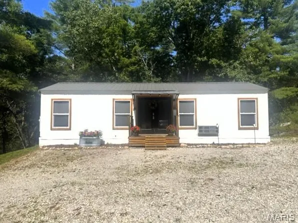 3200 Mossy Ridge Way, Pacific, MO 63069