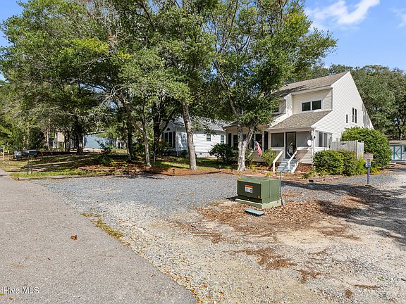 3rd image of 122 SE 2nd Street