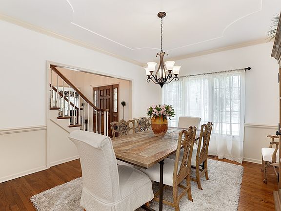 5th image of 3117 Turnberry Rd