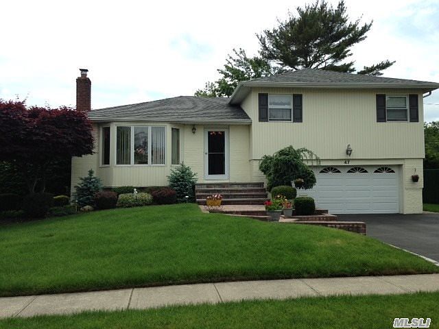 1st image of 47 Marilyn Blvd