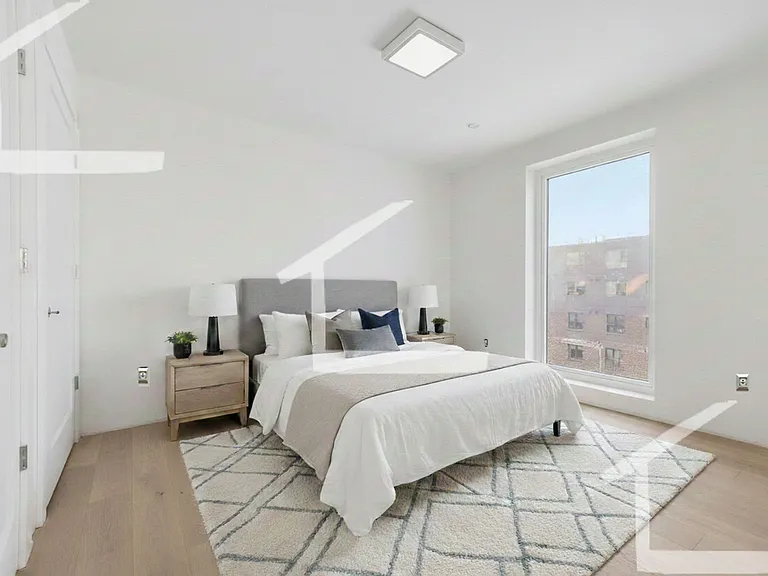 1035 Commonwealth Ave — Photo 3