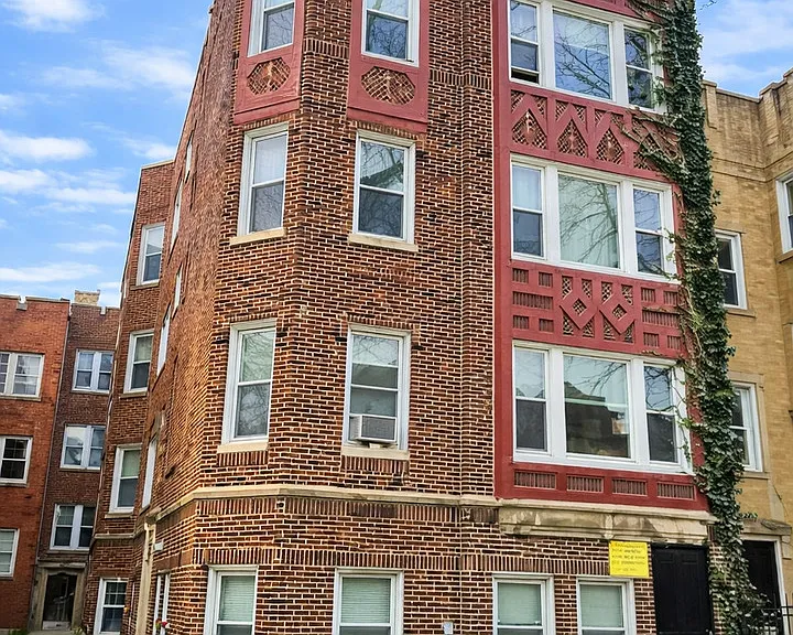 2044 W Farragut Ave #2C — Photo 1