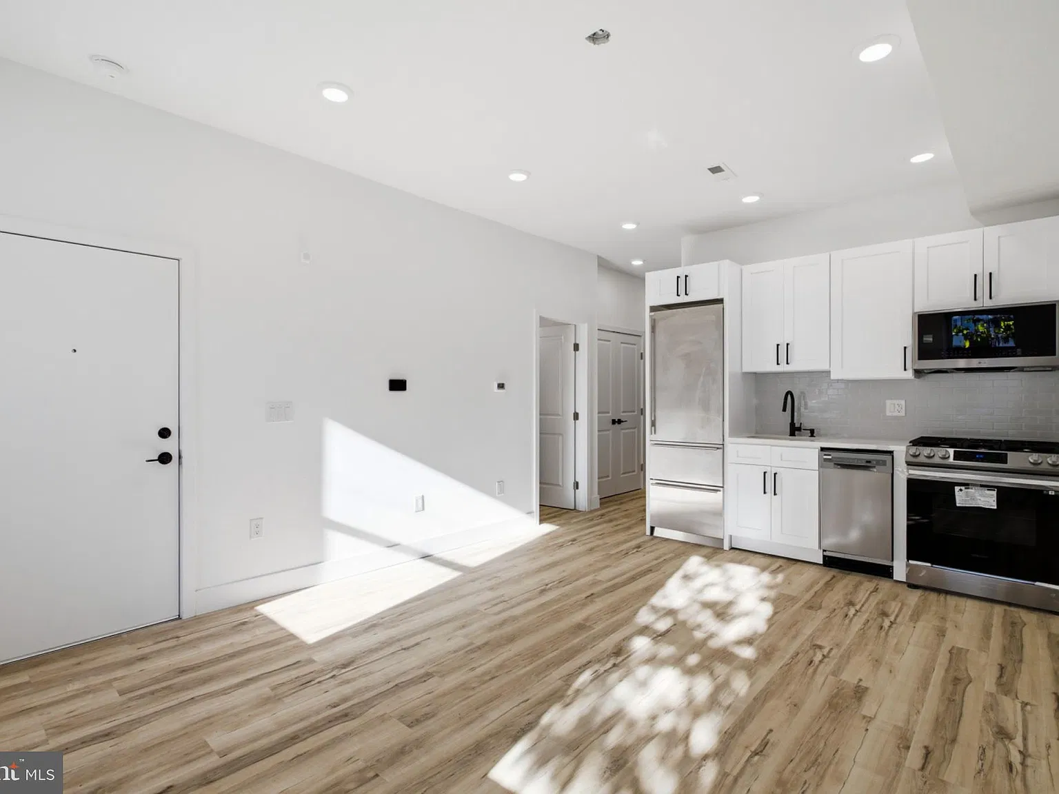 2 bed, 2.0 bath, 1742 sqft, $1,850 — Photo 1