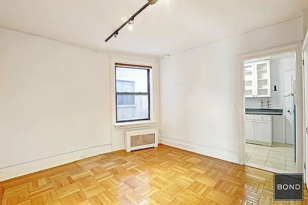 Rented by Bond New York | media 6