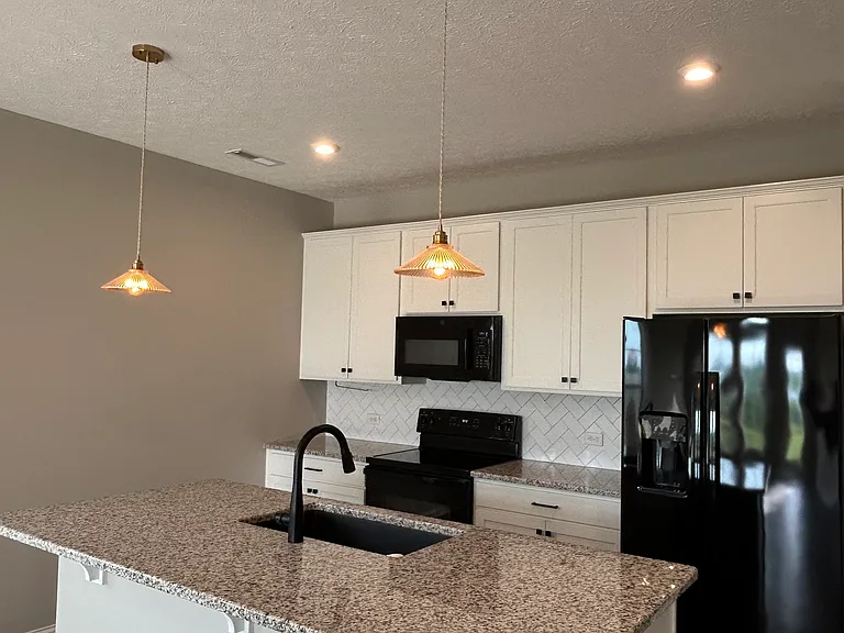 920 Anise Ln — Photo 2