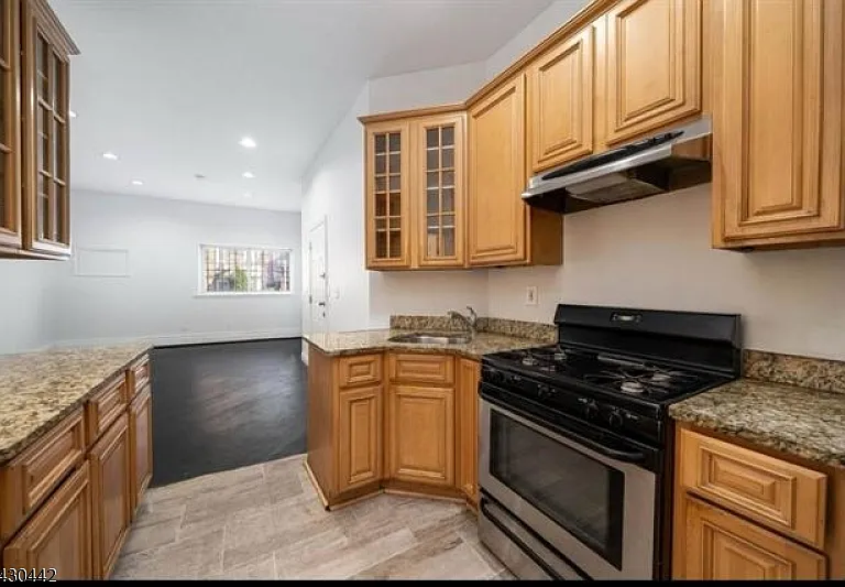 75 Palisade Ave — Photo 4