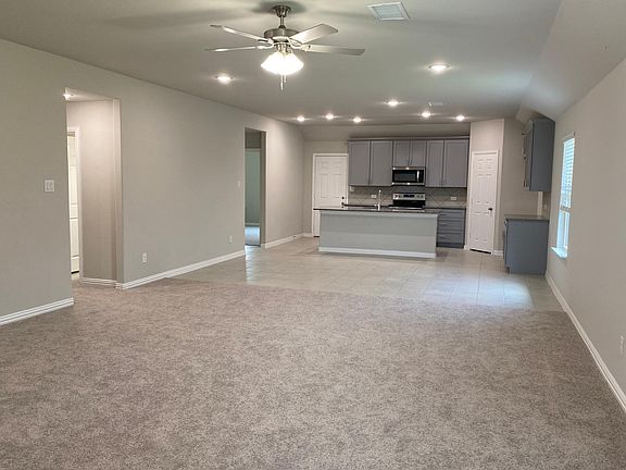 Spacious living room