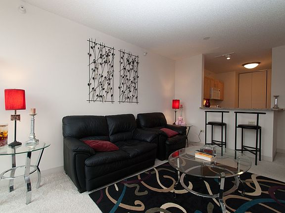 5th image of 222 N Columbus Dr APT 3904