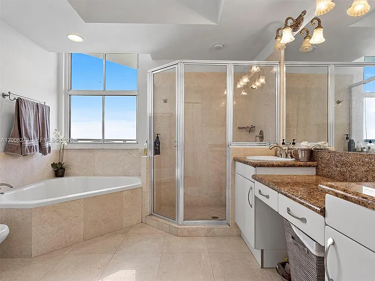 9751 E Bay Harbor Dr #11A — Photo 22