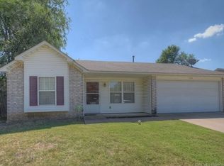 508 NE Elmhurst Ave, Bartlesville, OK 74006