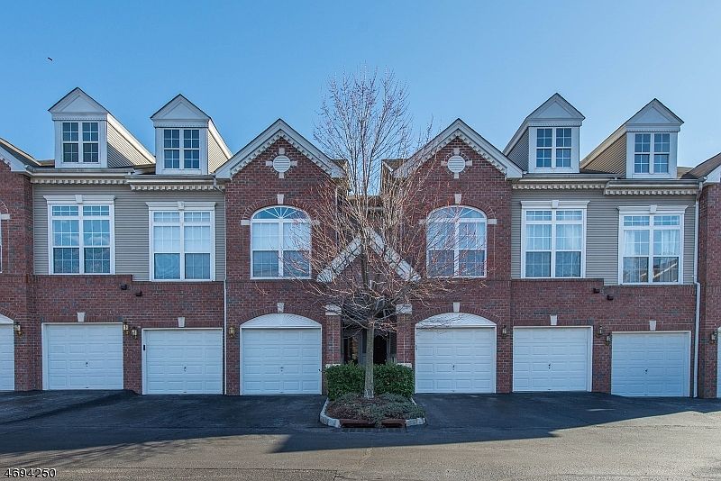 1st image of 104 Rock Creek Dr