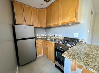 663 W Grace St APT 202, Chicago, IL 60613