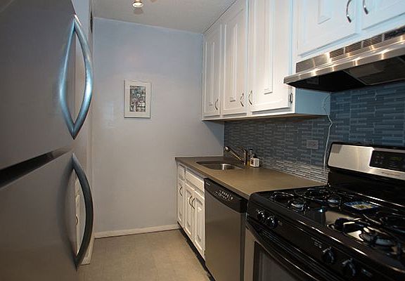 4th image of 2039 Broadway #7H