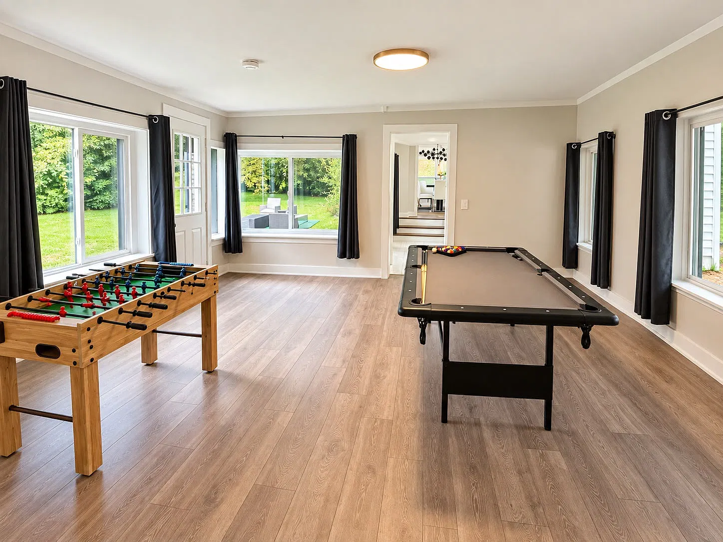 6 bed, 2502 sqft, $9,900 — Photo 2