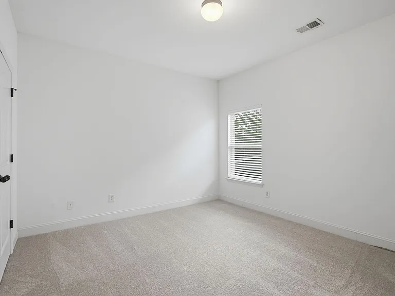 5060 Rialto Way — Photo 18
