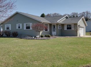 425 Ventura Ln, Whitewater, WI 53190