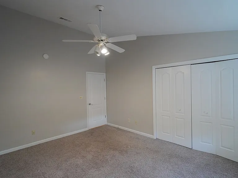 1908 Wagon Wheel Cir E — Photo 24