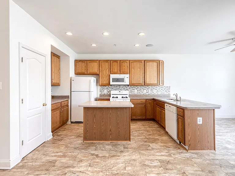 4322 Vintage Ivy Ln — Photo 10