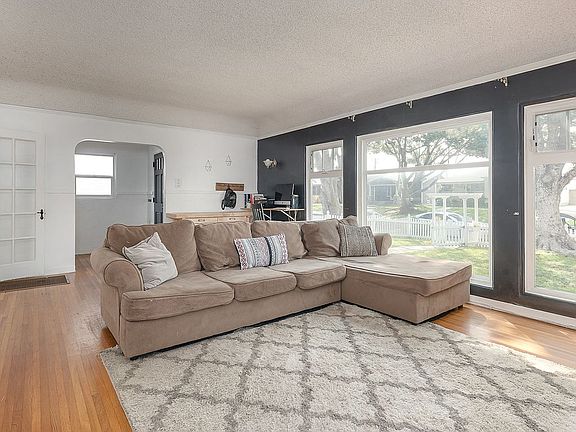 5th image of 1610 Beech Ave