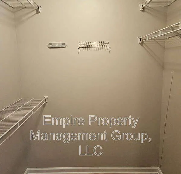 202 Castlebury Dr — Photo 9