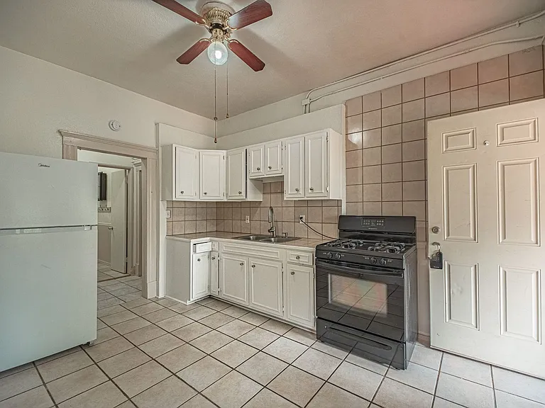 207 Midway Ave — Photo 7