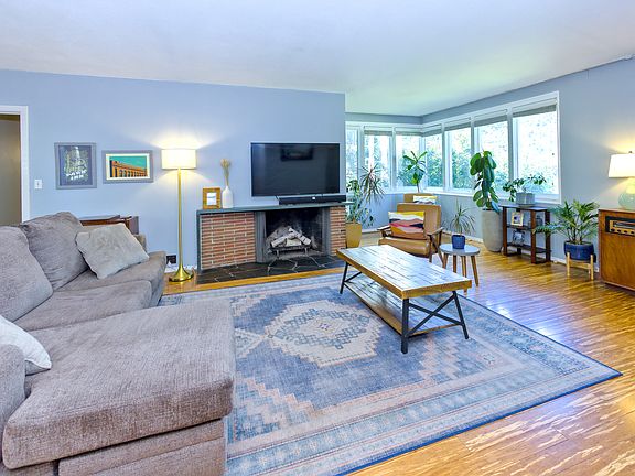 2nd image of 1027 W 29th Ave