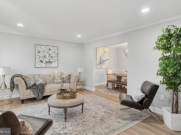3rd image of 15433 Peach Leaf Dr