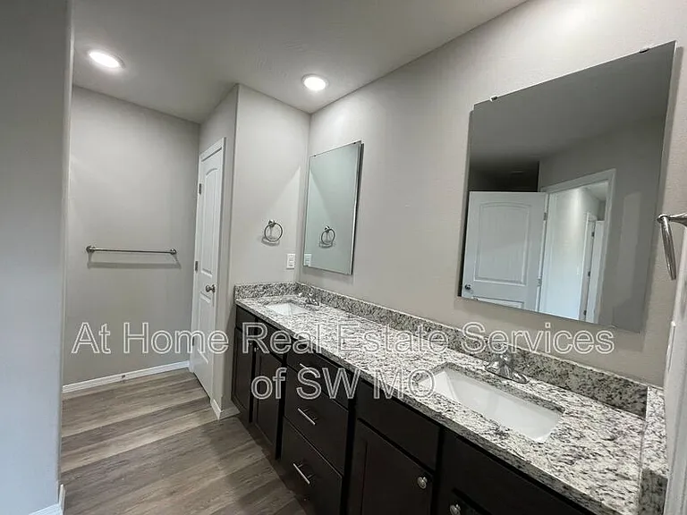 2116 N 21st St — Photo 6