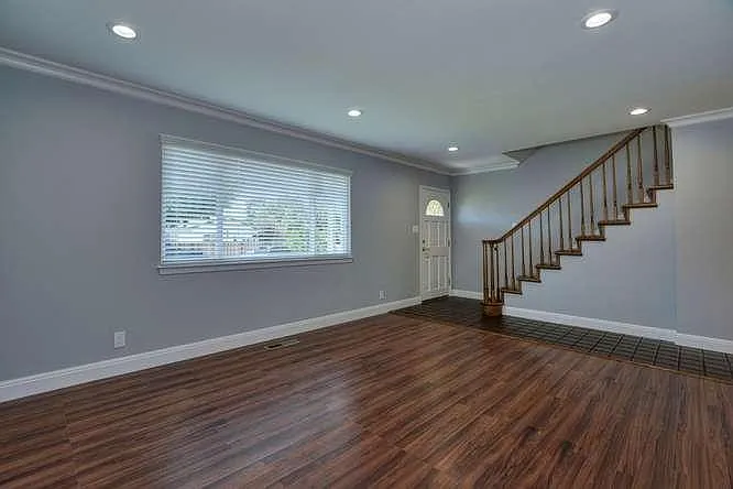 2040 Conifer Ln — Photo 3