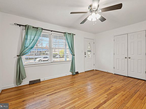 4th image of 44185 Saint Andrews Ln