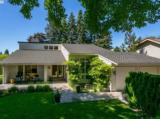 650 Livingood Ln, Lake Oswego, OR