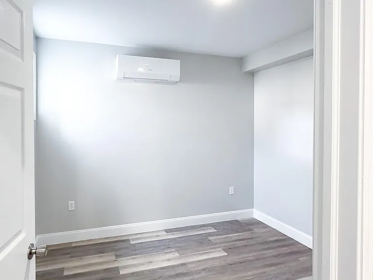 426 W Broad St #1B — Photo 9