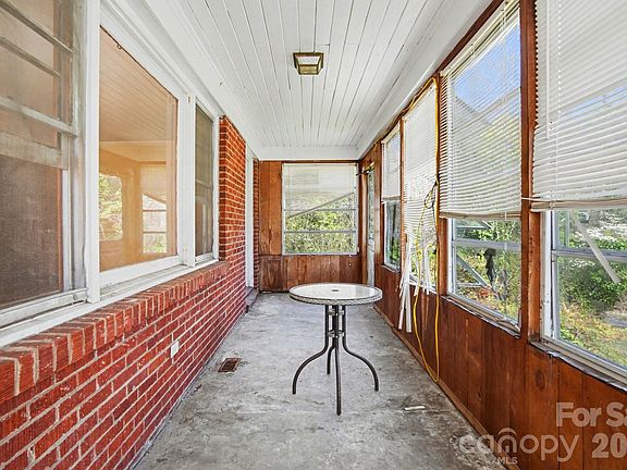 4th image of 105 Shelton Cir