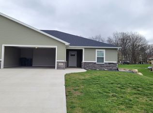 100 Meadow Ln, Hamilton, IN 46742