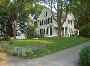10 Cottage St, Hingham, MA 02043