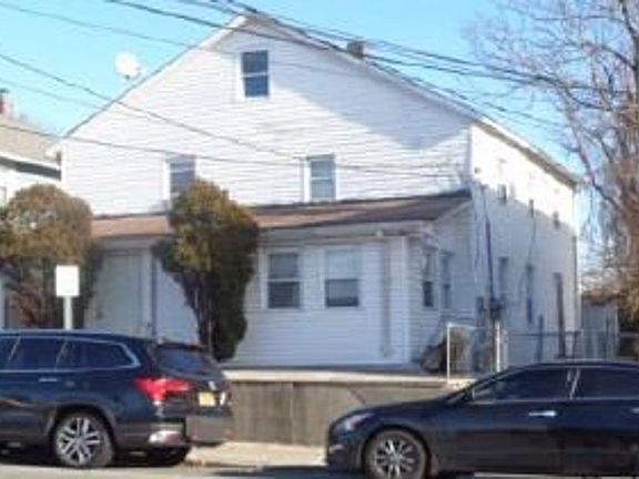 3rd image of 10 Elmont Rd