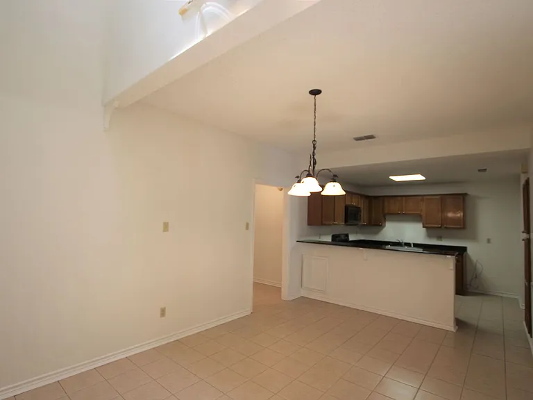 5839 Creekside Cir — Photo 8