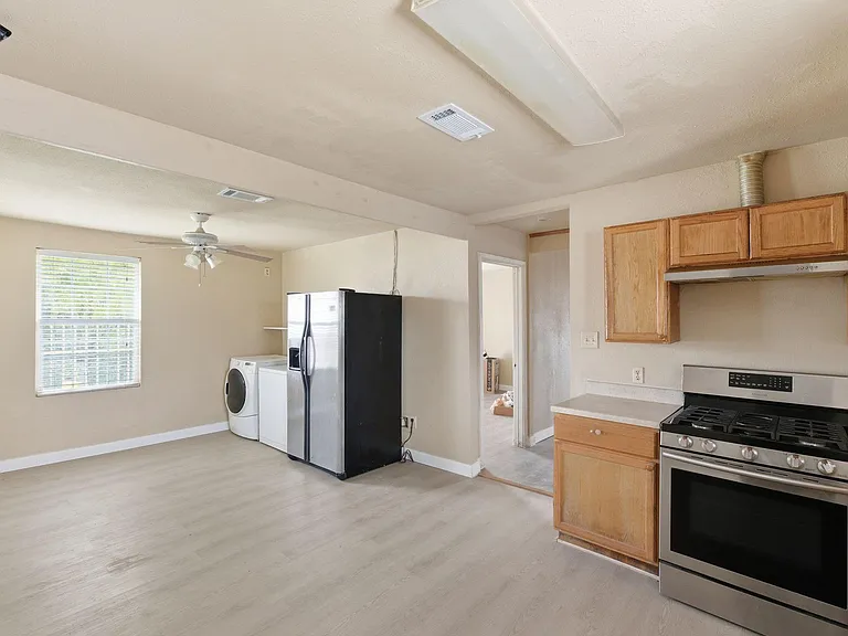 2411 Leffingwell St — Photo 13