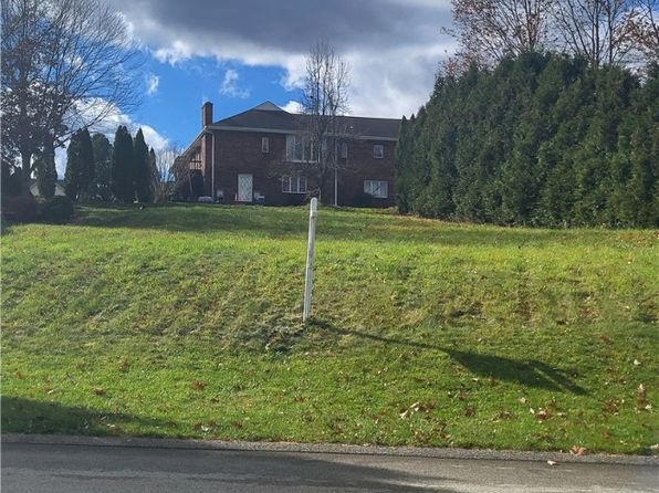 2 Joseph Vito Dr, Jeannette, PA 15644