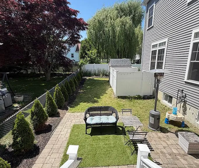 230 Westminster Ave — Photo 16