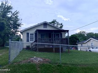 1205 W Ash St, La Follette, TN 37766