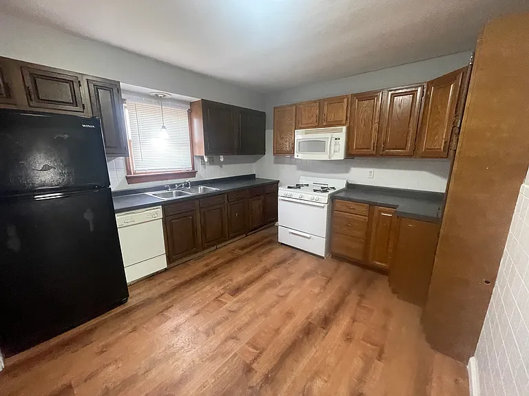 1134 Laredo Ave — Photo 11